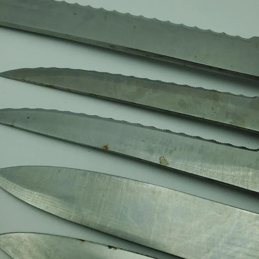 Set of 5 Copco Chefs Knives Bread, Steak x2, Utility x2 READ. Small Rust Spots